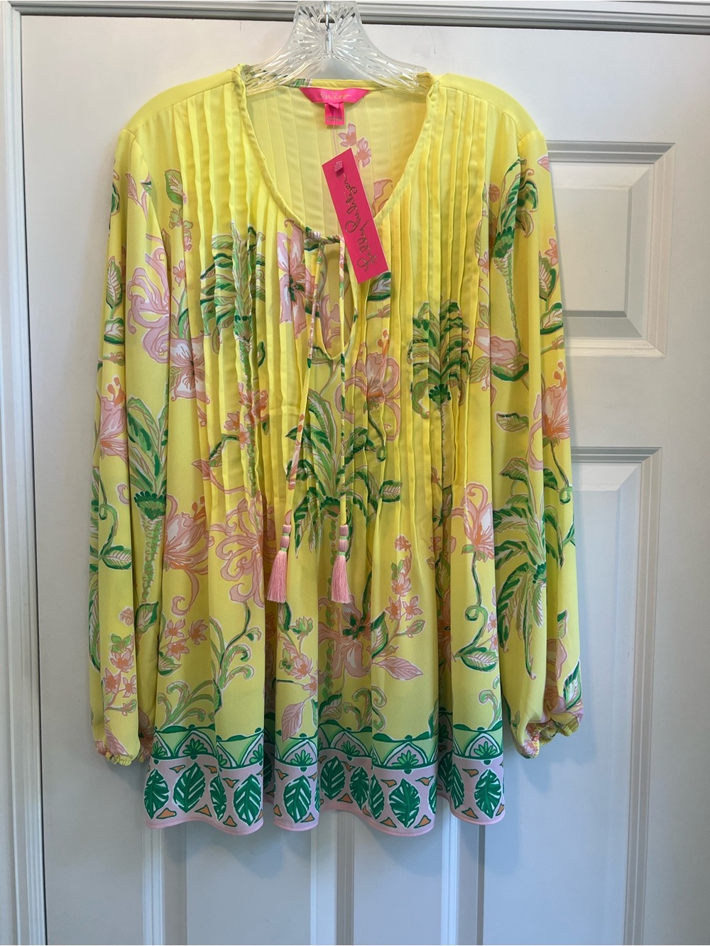 Lilly Pulitzer Marlina Long Sleeve Finch Yellow. New. Large - Picture 2 of 4